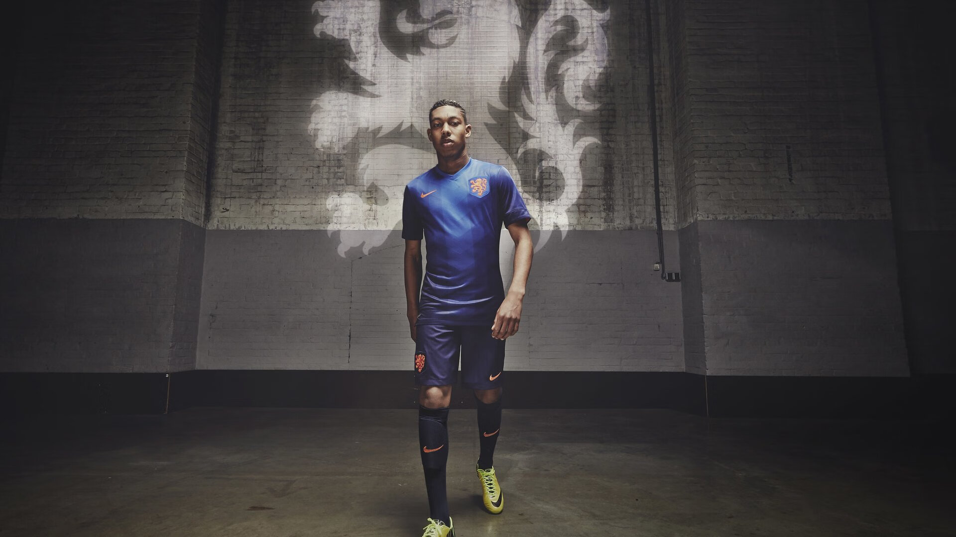 开云平台-NBA季后赛之夜，阿克用实力撕碎质疑，书写属于自己的传奇